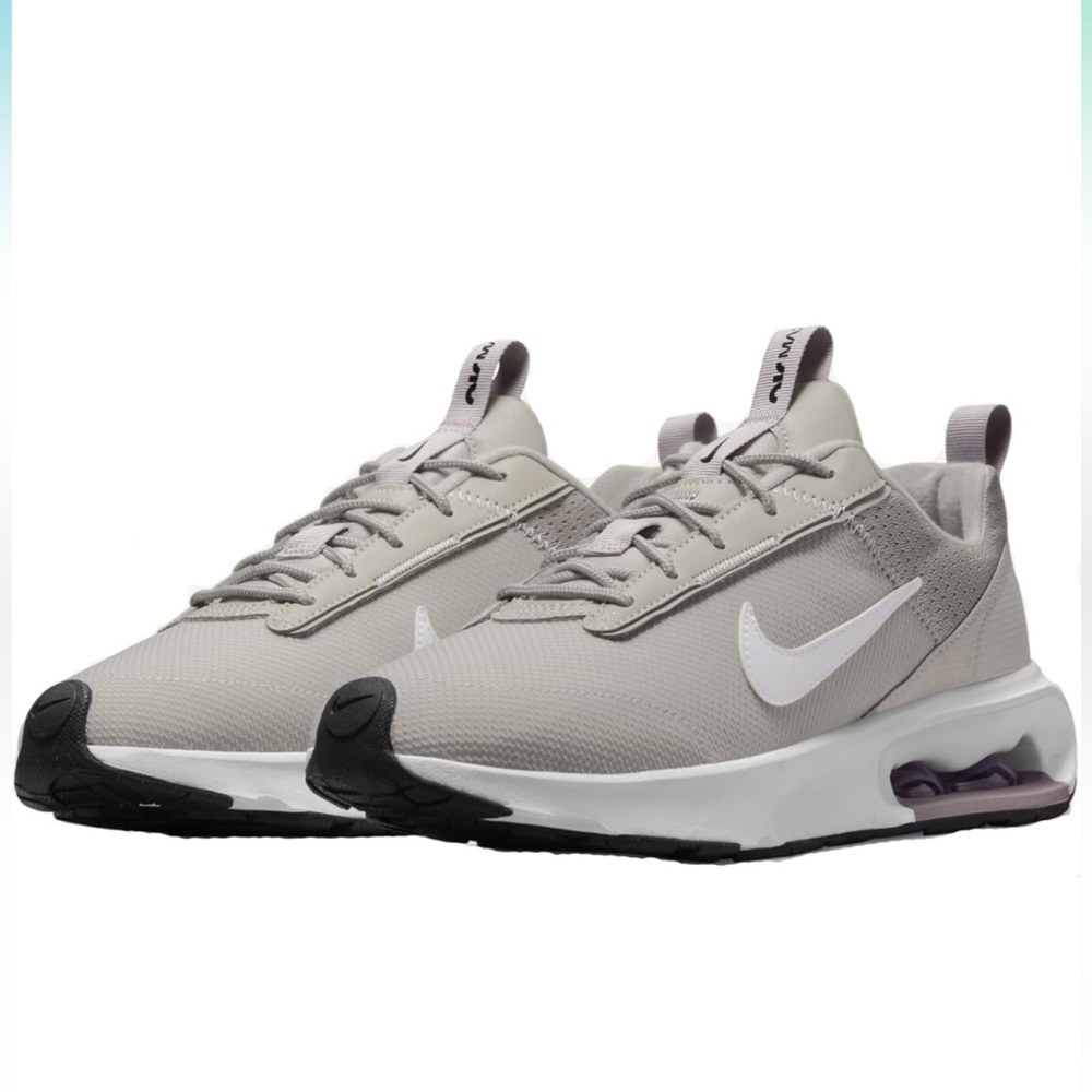 Excellent Choice Women’s Grey Nike Running Sneakers  size 9